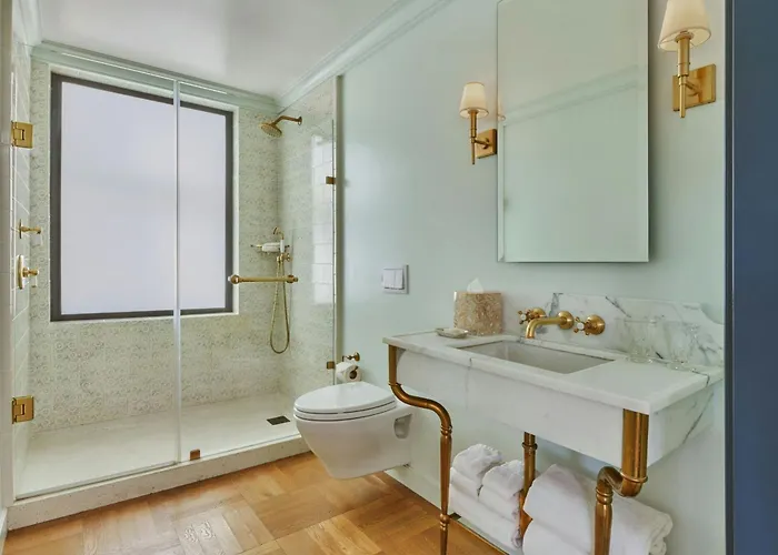 One-Bedroom King Suite Hearing accessible