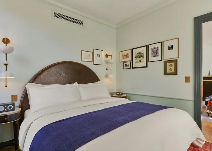 One-Bedroom King Suite Hearing accessible